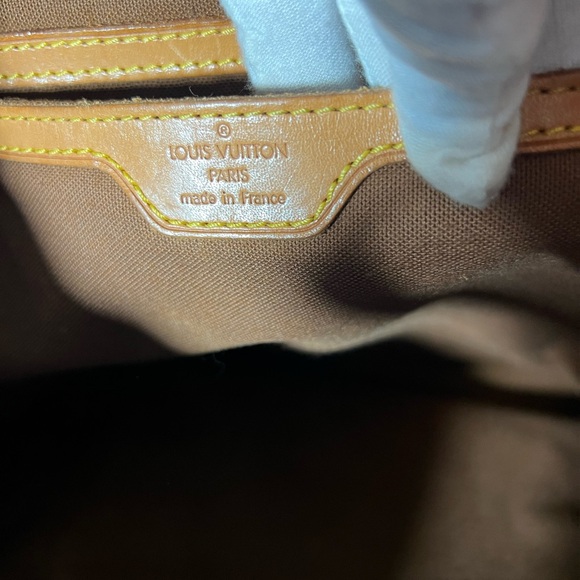 GUC Louis Vuitton Monogram Montsouris MM Backpack - Picture 9 of 13